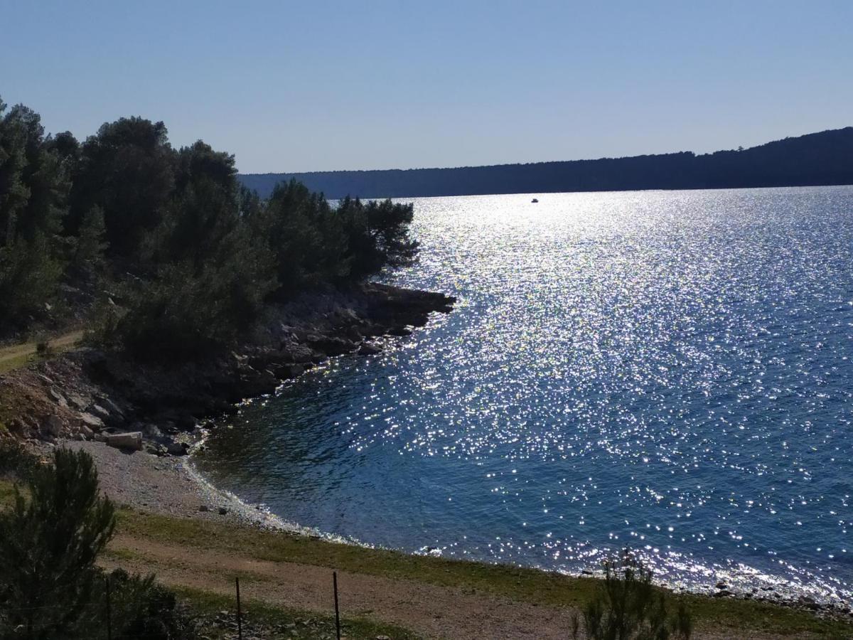 Robinson House Kata Villa Milna  Dış mekan fotoğraf