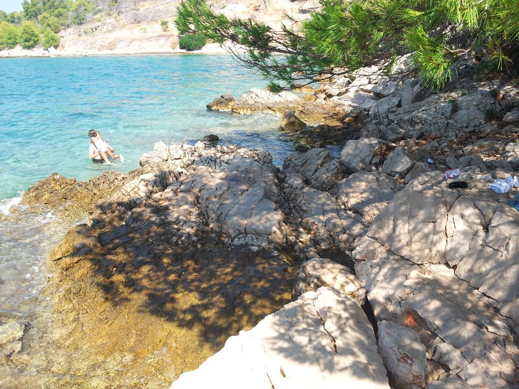 Robinson House Kata Villa Milna  Dış mekan fotoğraf