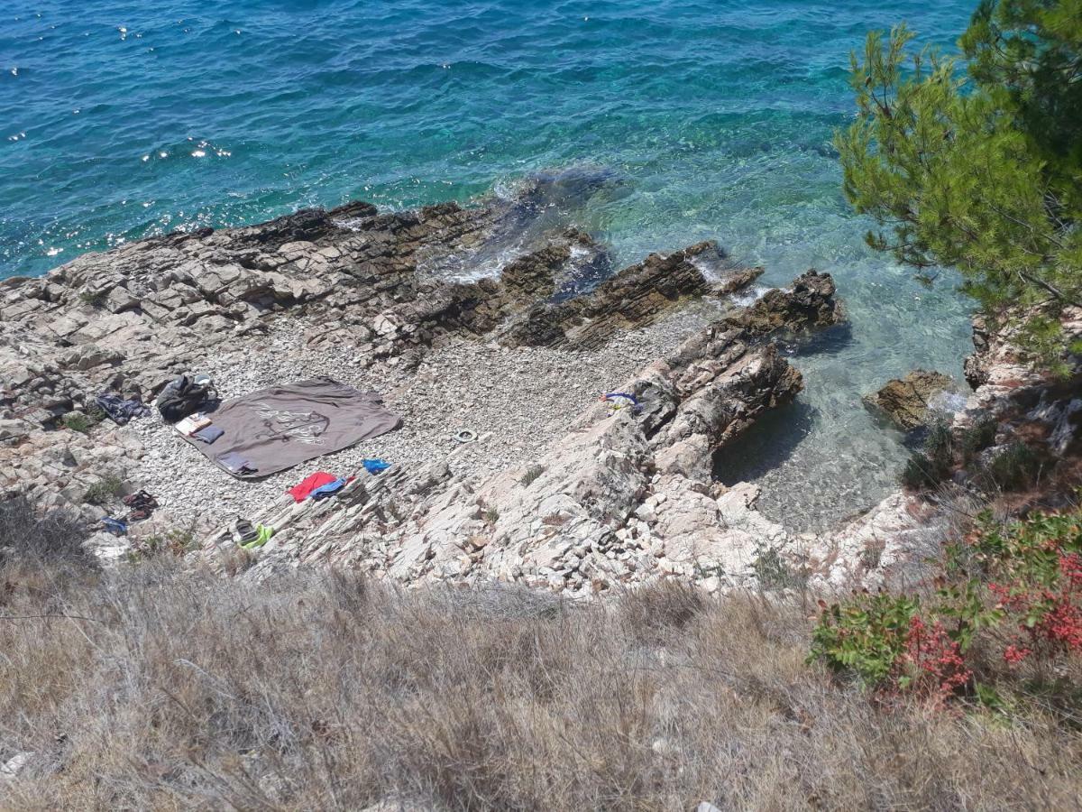 Robinson House Kata Villa Milna  Dış mekan fotoğraf